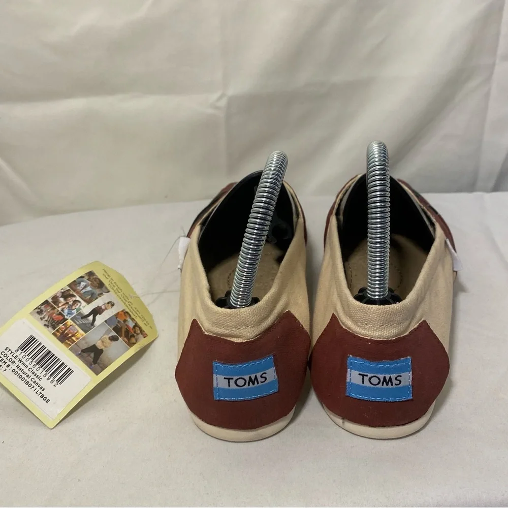 TOMS Hand Painted Texas A&M Women's Slip-On‎ Flats Size 7 - Picture 5 of 8